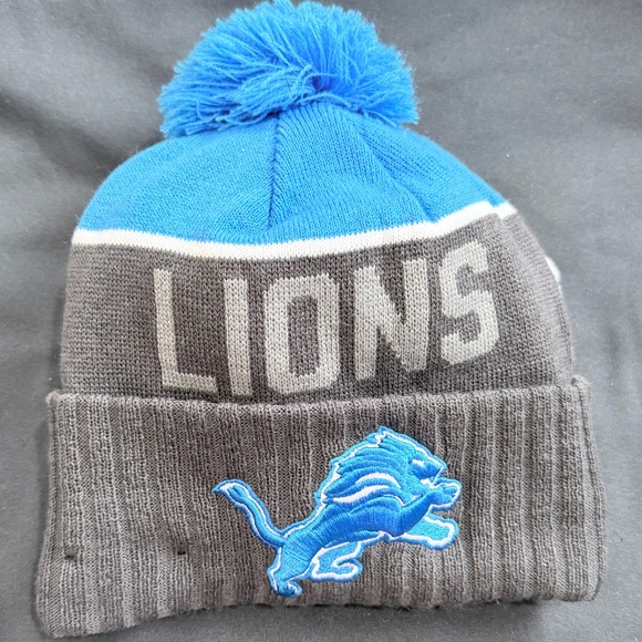Exclusive New Era Gray Detroit Lions Sideline Sport Knit Cuffed Beanie Pom Rare